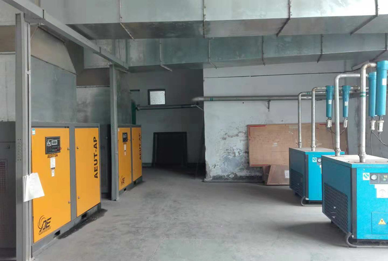 臨沂家紡項(xiàng)目艾能空壓機(jī)使用現(xiàn)場(chǎng)